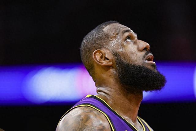 亚历山大54分雷霆豪取13连胜 火箭1分险胜骑士