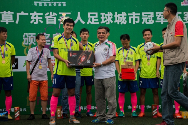 孙铭徽21分广厦胜浙江 林庭谦32分天津胜四川