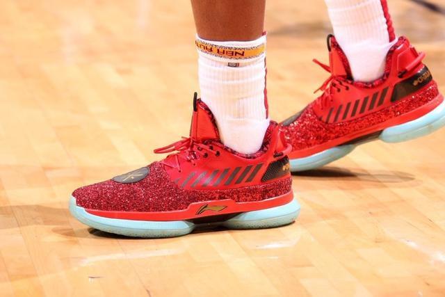 库里连中4记关键三分 美国男篮力克法国夺金牌